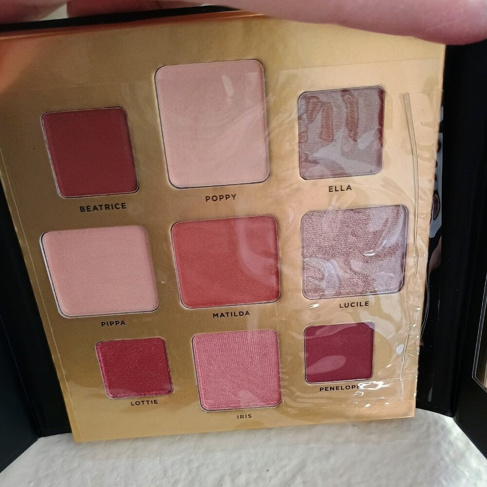 ❤️🩷🧡BNIB BUTTER LONDON TEDDY GIRL 9 PAN EYESHADOW PALETTE - Picture 3 of 5